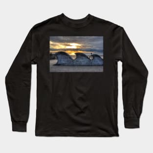 Revere Beach Reservation Wave Sculpture Revere MA Long Sleeve T-Shirt